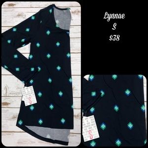 LuLaRoe Lynnae top, size Small, NWT!